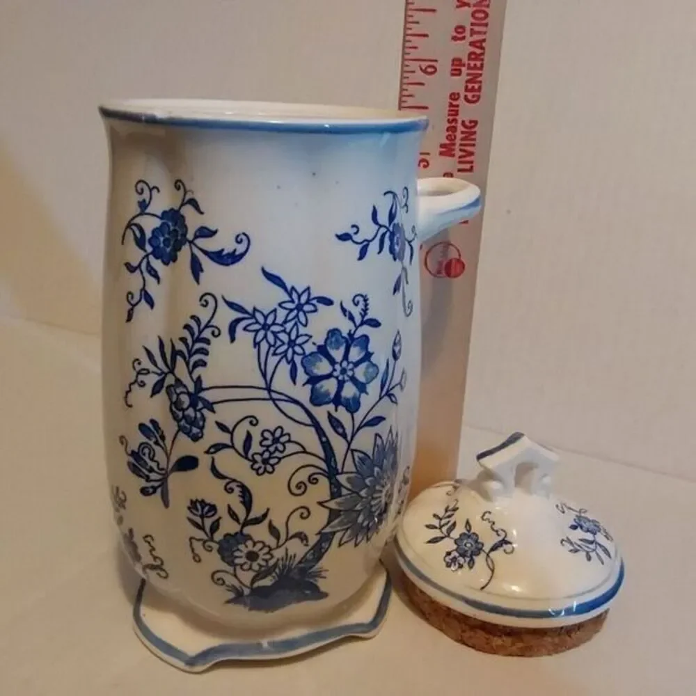 Vintage BLUE ONION 7